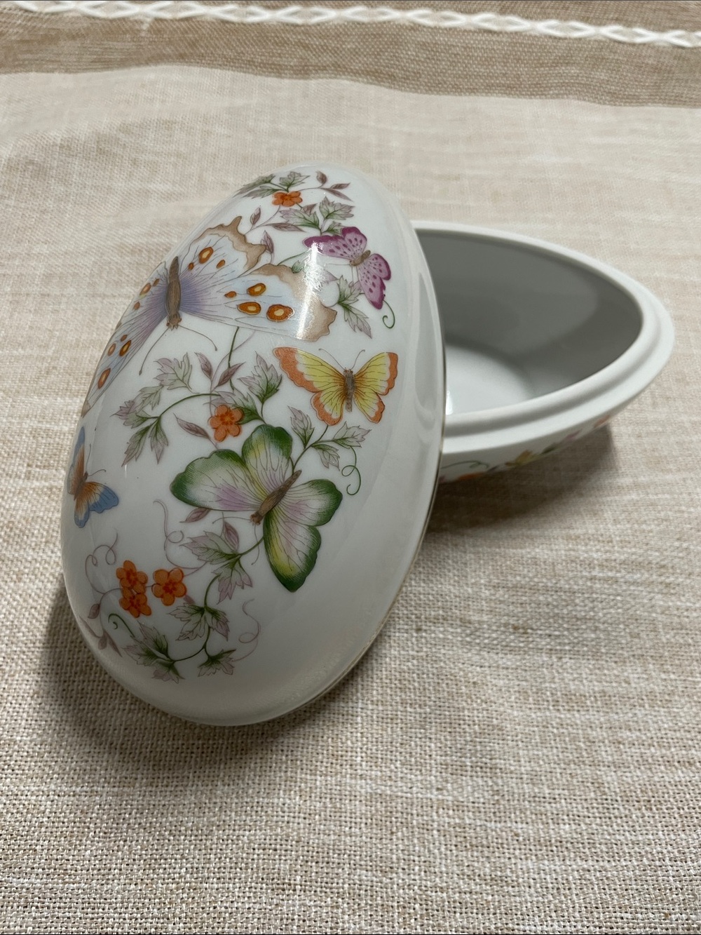 Porcelain Butterfly Decorative Trinket Box - White